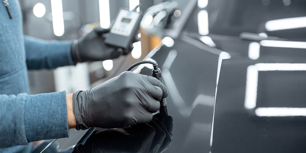 Descubra como igualar cores de tinta automotiva