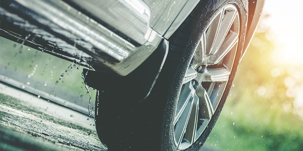 Descubra quais são os efeitos da chuva ácida em carros 🌧️